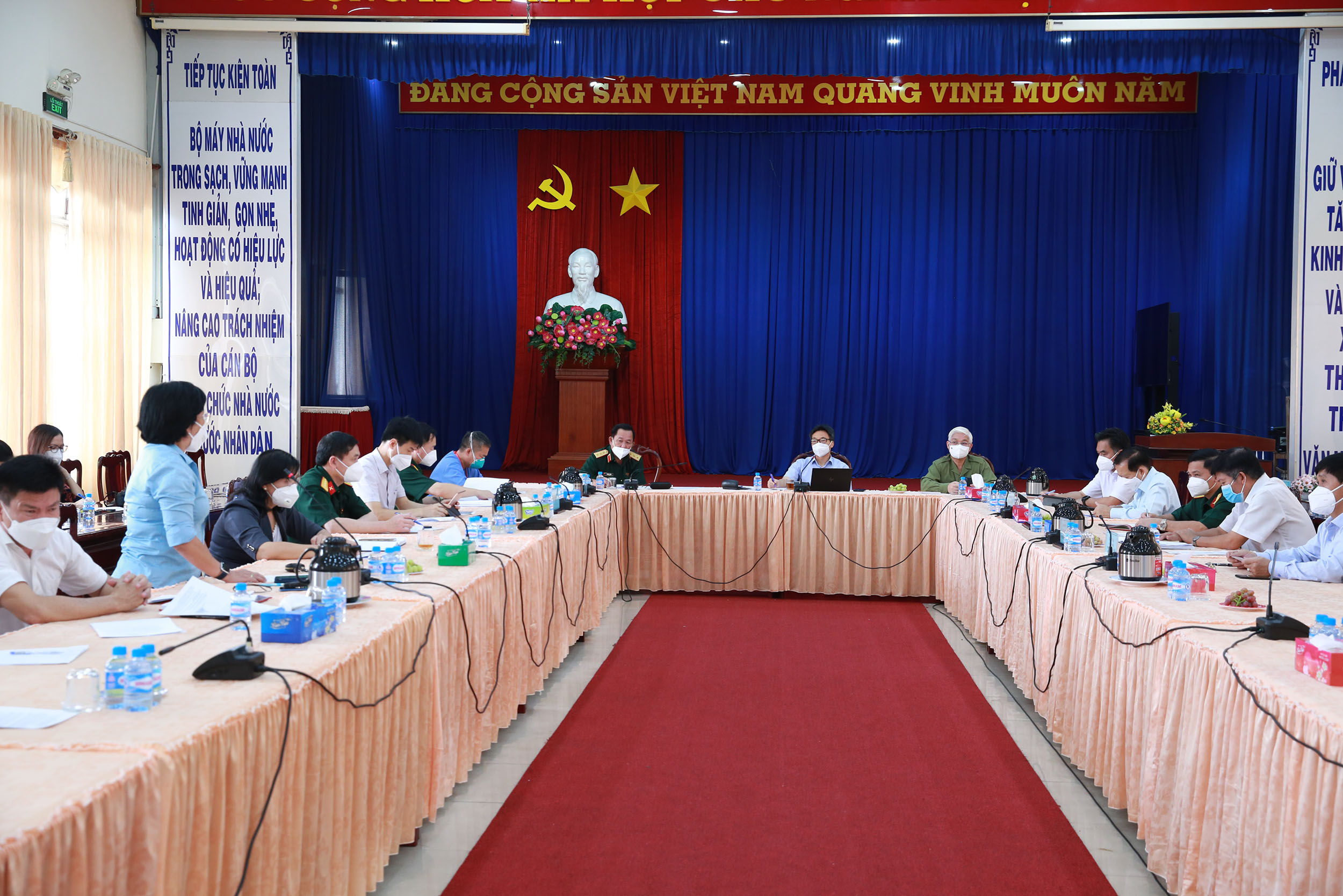 Linh hoạt phương thức xét nghiệm trong các xóm trọ công nhân Linh hoạt phương thức xét nghiệm trong các xóm trọ công nhân