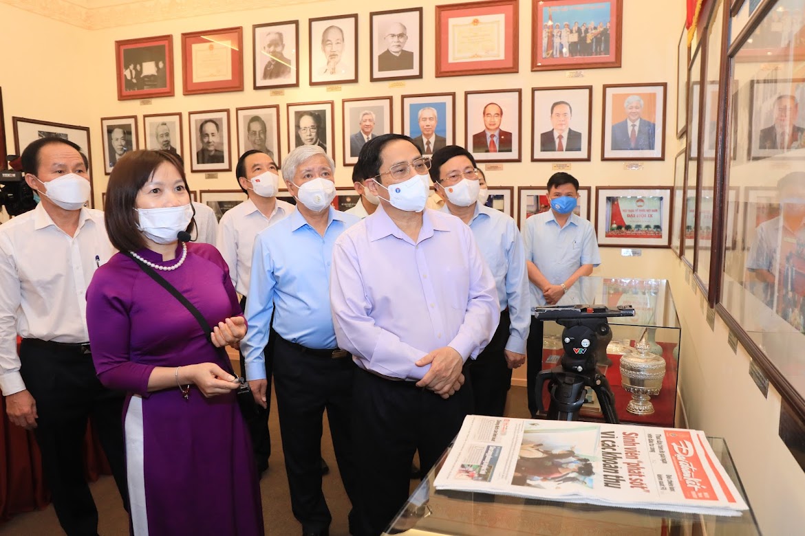 Càng khó khăn càng phải đoàn kết, tất cả vì hạnh phúc, ấm no của nhân dân