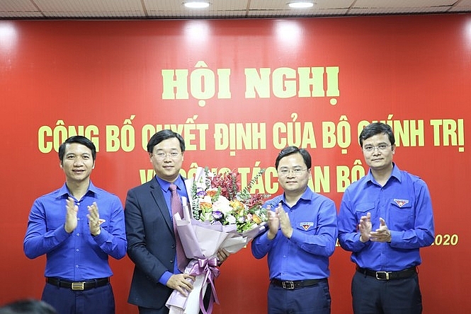 Chân dung ông Lê Quốc Phong - người được giới thiệu để bầu làm Bí thư Tỉnh ủy Đồng Tháp Chân dung ông Lê Quốc Phong - người được giới thiệu để bầu làm Bí thư Tỉnh ủy Đồng Tháp