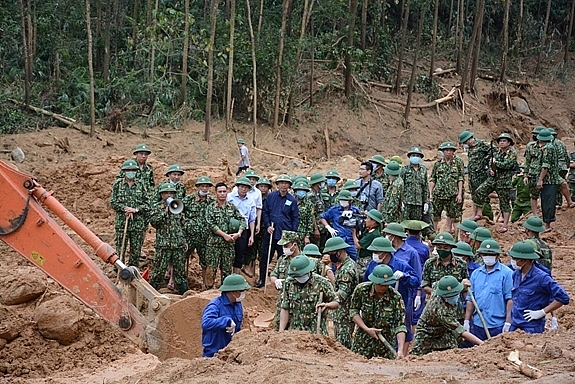 Đã tìm thấy 12 thi thể trong Đoàn cán bộ công tác gặp nạn tại Tiểu khu 67 Đã tìm thấy 12 thi thể trong Đoàn cán bộ công tác gặp nạn tại Tiểu khu 67