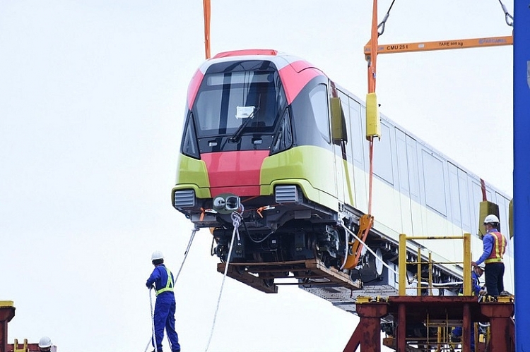 Đoàn tàu metro Nhổn - ga Hà Nội đã về đến cảng Nam Hải Đình Vũ (Hải Phòng) Đoàn tàu metro Nhổn - ga Hà Nội đã về đến cảng Nam Hải Đình Vũ (Hải Phòng)