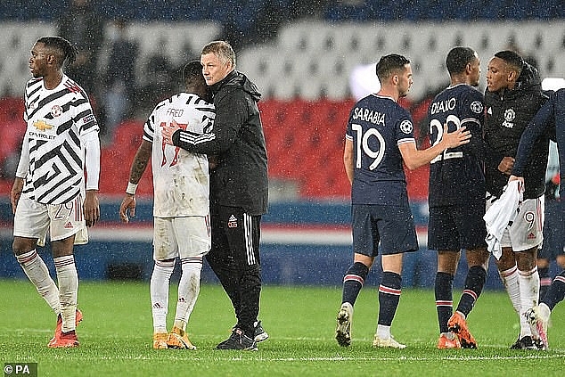 HLV Solskjaer: Cầu thủ MU chỉ chơi bằng một mắt cũng thắng PSG HLV Solskjaer: Cầu thủ MU chỉ chơi bằng một mắt cũng thắng PSG