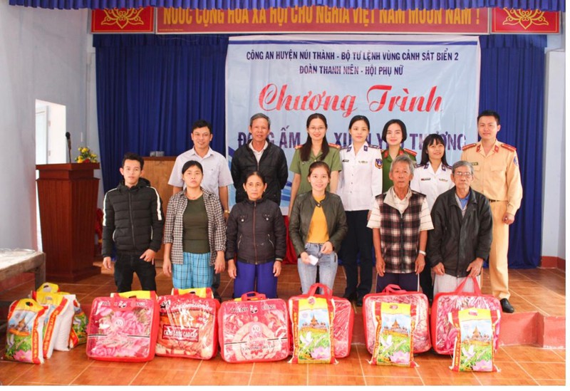 Phụ nữ Bộ Tư lệnh V&ugrave;ng Cảnh s&aacute;t biển 2 triển khai m&ocirc; h&igrave;nh hay, việc l&agrave;m tốt cho cộng đồng ảnh 1