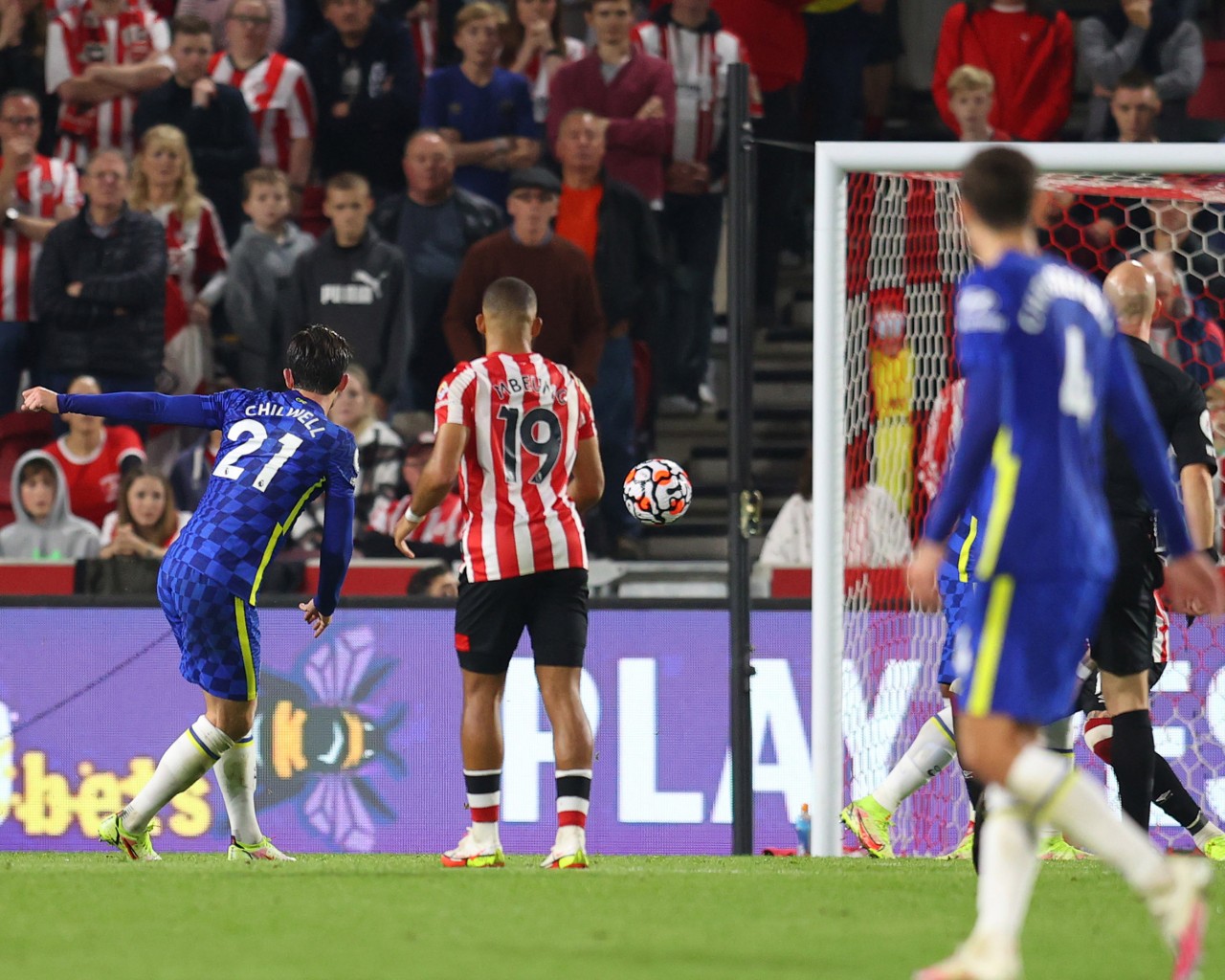 Kết quả, Bảng xếp hạng Ngoại hạng Anh ngày 17/10: MU kém Chelsea mấy điểm? Kết quả, Bảng xếp hạng Ngoại hạng Anh ngày 17/10: MU kém Chelsea mấy điểm?