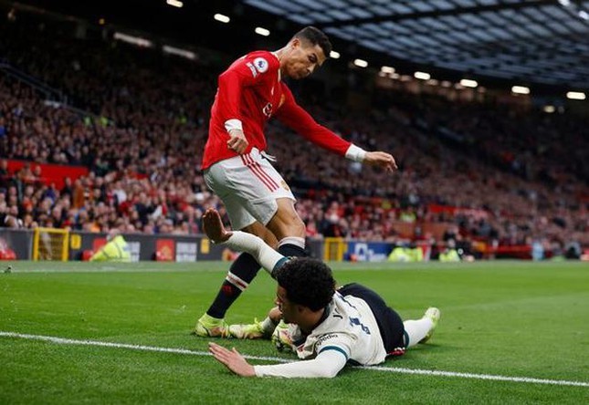 Ronaldo lên tiếng sau trận thua thảm Liverpool Ronaldo lên tiếng sau trận thua thảm Liverpool