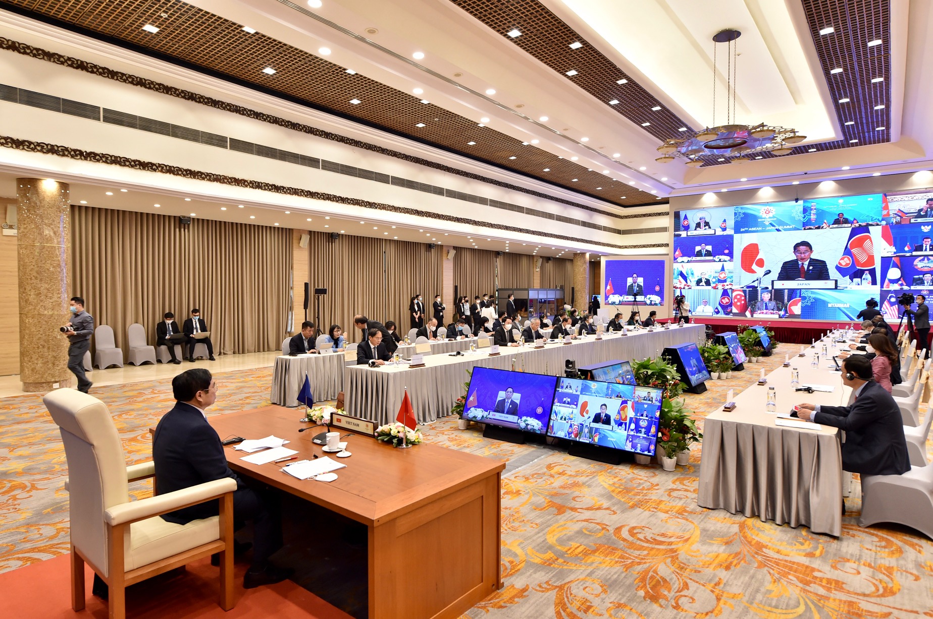 Thủ tướng Phạm Minh Chính đề nghị ASEAN - Nhật Bản phối hợp kiểm soát tốt đại dịch, phục hồi các chuỗi cung ứng Thủ tướng Phạm Minh Chính đề nghị ASEAN - Nhật Bản phối hợp kiểm soát tốt đại dịch, phục hồi các chuỗi cung ứng