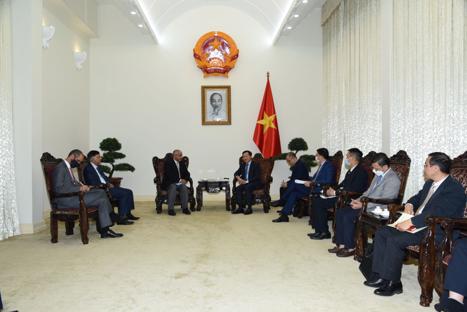 Phó Thủ tướng Lê Minh Khái tiếp Bộ trưởng Bộ Dầu mỏ Kuwait Phó Thủ tướng Lê Minh Khái tiếp Bộ trưởng Bộ Dầu mỏ Kuwait