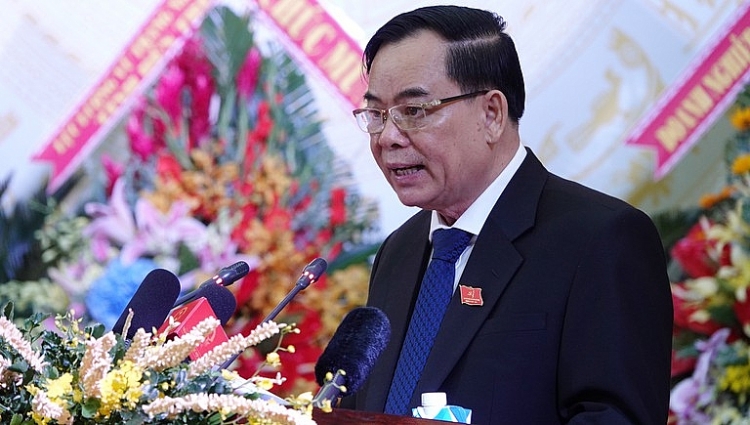 Chân dung 5 vị tân Chủ tịch UBND tỉnh vừa được bổ nhiệm tuần qua Chân dung 5 vị tân Chủ tịch UBND tỉnh vừa được bổ nhiệm tuần qua