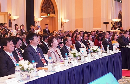 Thủ tướng Nguyễn Xuân Phúc: Đặt người dân và doanh nghiệp vào vị trí trung tâm của sự phát triển Thủ tướng Nguyễn Xuân Phúc: Đặt người dân và doanh nghiệp vào vị trí trung tâm của sự phát triển