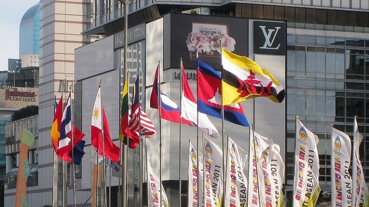 Báo Singapore: Các nhà lãnh đạo ASEAN nhất trí thực hiện các biện pháp cụ thể để vượt qua thách thức Báo Singapore: Các nhà lãnh đạo ASEAN nhất trí thực hiện các biện pháp cụ thể để vượt qua thách thức