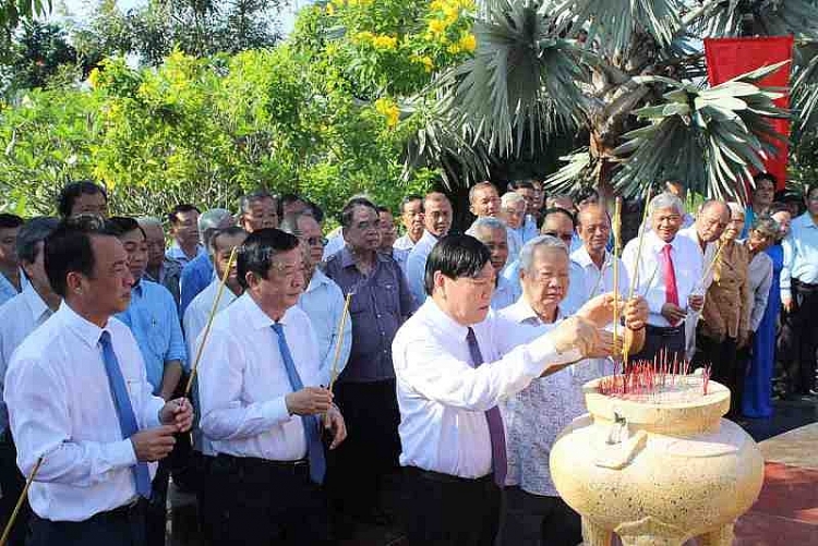 Kỷ niệm 80 năm Ngày Nam Kỳ khởi nghĩa và 98 năm Ngày sinh Thủ tướng Võ Văn Kiệt Kỷ niệm 80 năm Ngày Nam Kỳ khởi nghĩa và 98 năm Ngày sinh Thủ tướng Võ Văn Kiệt