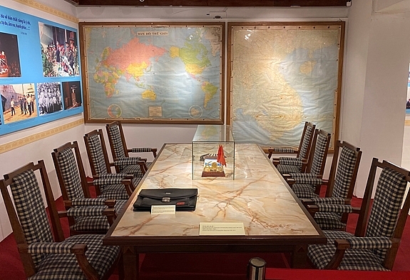 Trưng bày hơn 300 tài liệu, hình ảnh và hiện vật về Đại tướng Lê Đức Anh Trưng bày hơn 300 tài liệu, hình ảnh và hiện vật về Đại tướng Lê Đức Anh
