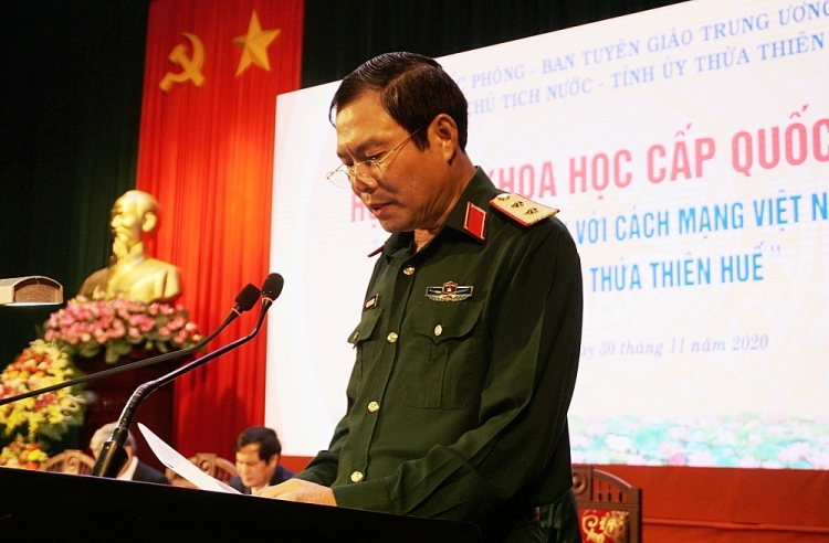 Đồng chí Lê Đức Anh - Người hết lòng phụng sự Tổ quốc, phục vụ nhân dân Đồng chí Lê Đức Anh - Người hết lòng phụng sự Tổ quốc, phục vụ nhân dân
