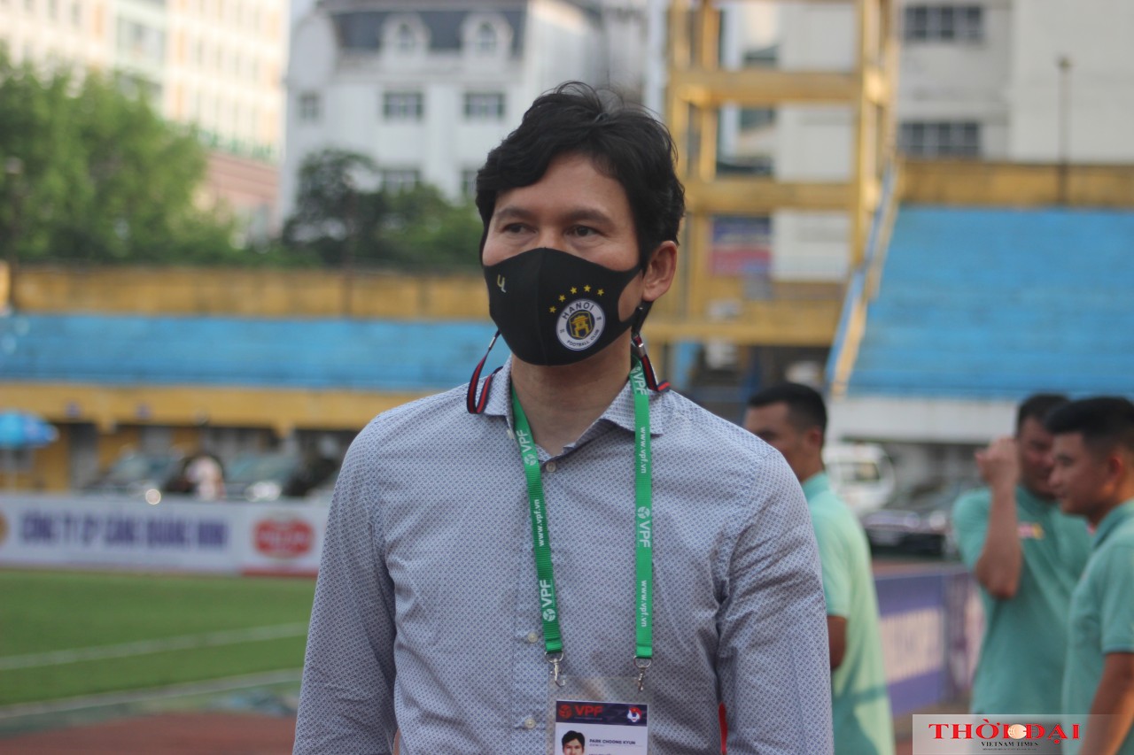 Trợ lý người Hàn Quốc chia tay ĐT Việt Nam trước trận gặp Nhật Bản ĐT Việt Nam chia tay trợ lý người Hàn Quốc trước trận gặp Nhật Bản