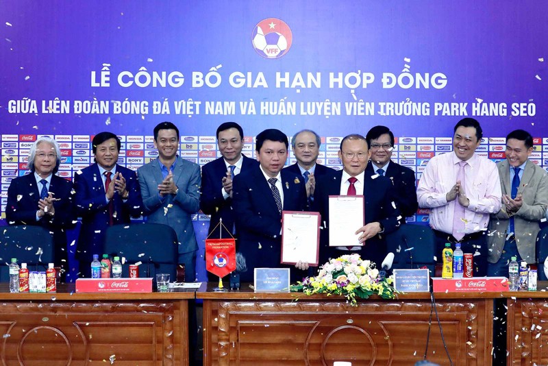HLV Park Hang-seo chính thức gia hạn thêm một năm hợp đồng với VFF HLV Park Hang-seo chính thức gia hạn thêm một năm hợp đồng với VFF