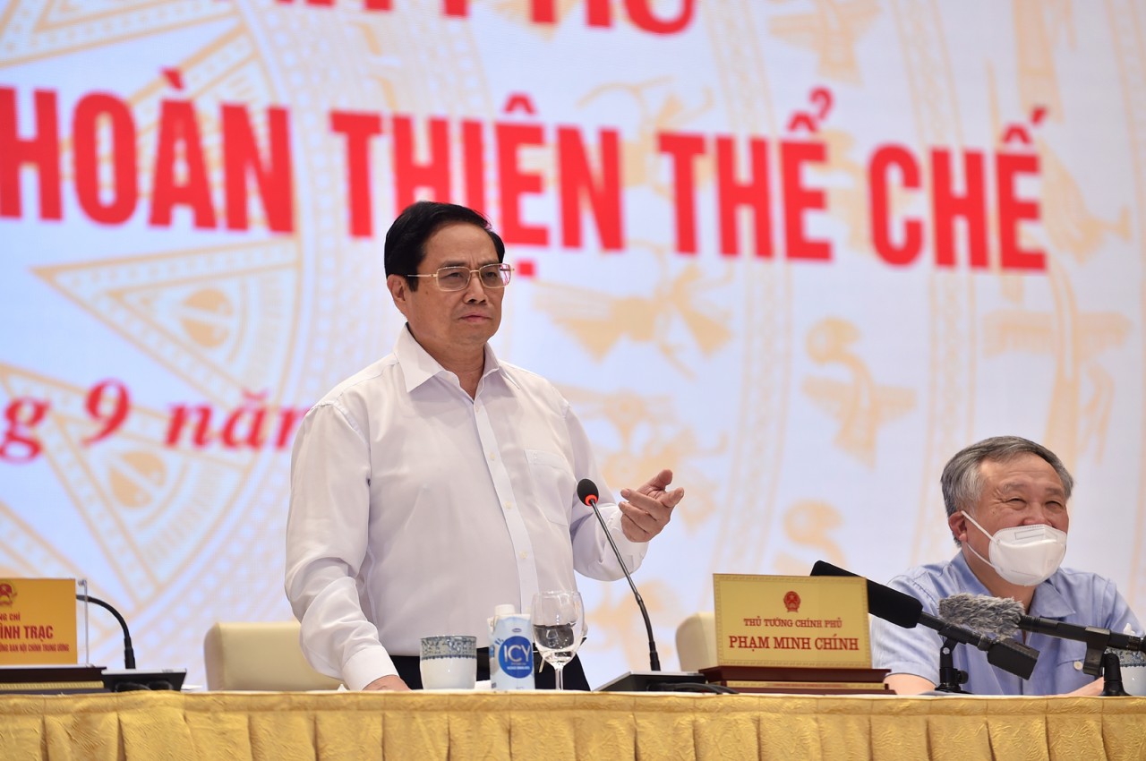 Tập trung vào những giải pháp trọng tâm trong đầu tư hoàn thiện thể chế Tập trung vào những giải pháp trọng tâm trong đầu tư hoàn thiện thể chế