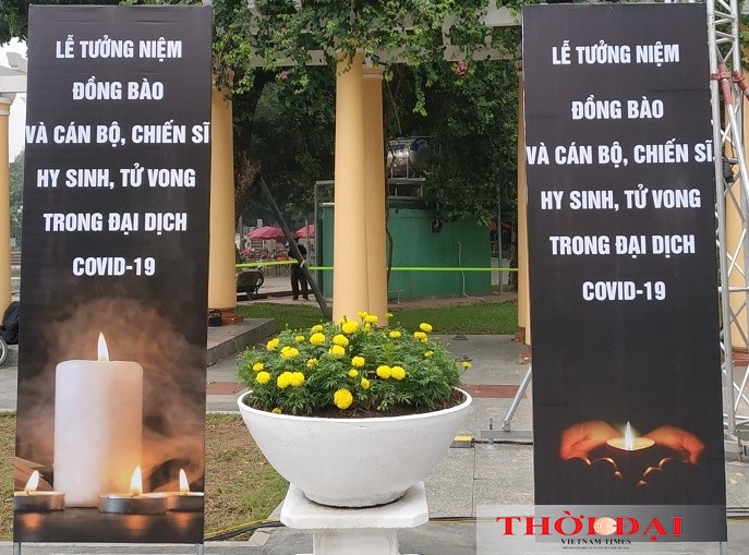 Hà Nội khẩn trương chuẩn bị cho Lễ tưởng niệm đồng bào tử vong và cán bộ, chiến sĩ hy sinh trong đại dịch COVID-19 Hà Nội khẩn trương chuẩn bị cho Lễ tưởng niệm đồng bào tử vong và cán bộ, chiến sĩ hy sinh trong đại dịch COVID-19