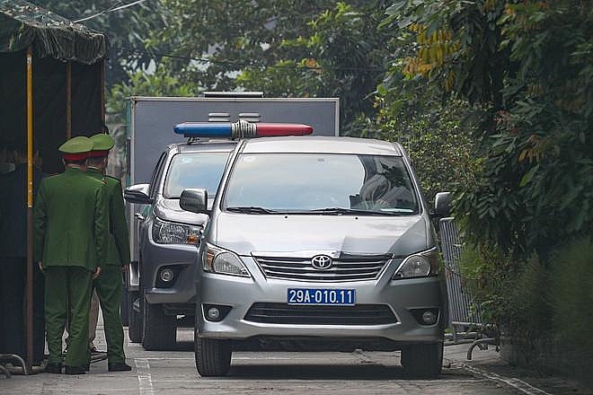 Sáng nay, ông Nguyễn Đức Chung cùng đồng phạm hầu tòa Sáng nay, ông Nguyễn Đức Chung cùng đồng phạm hầu tòa