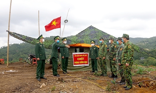 Nêu cao quyết tâm phấn đấu, rèn luyện, tỏa sáng hình ảnh cao đẹp “Bộ đội Cụ Hồ” Nêu cao quyết tâm phấn đấu, rèn luyện, tỏa sáng hình ảnh cao đẹp “Bộ đội Cụ Hồ”