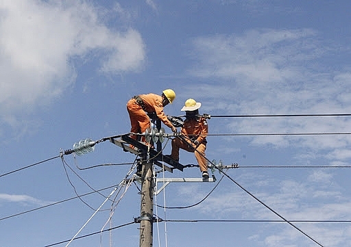 An toàn lao động là nội dung được coi trọng hàng đầu của ngành điện An toàn lao động là nội dung được coi trọng hàng đầu của ngành điện