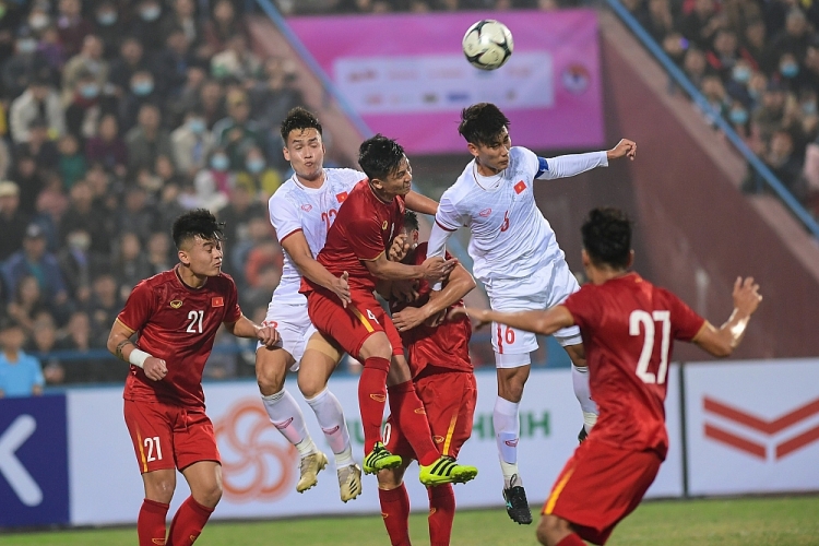 ĐT Việt Nam 2-2 U22 Việt Nam: Quang Hải lập siêu phẩm, Hữu Thắng khiến đàn anh 'ôm hận' ĐT Việt Nam 2-2 U22 Việt Nam: Quang Hải lập siêu phẩm, Hữu Thắng khiến đàn anh 'ôm hận'