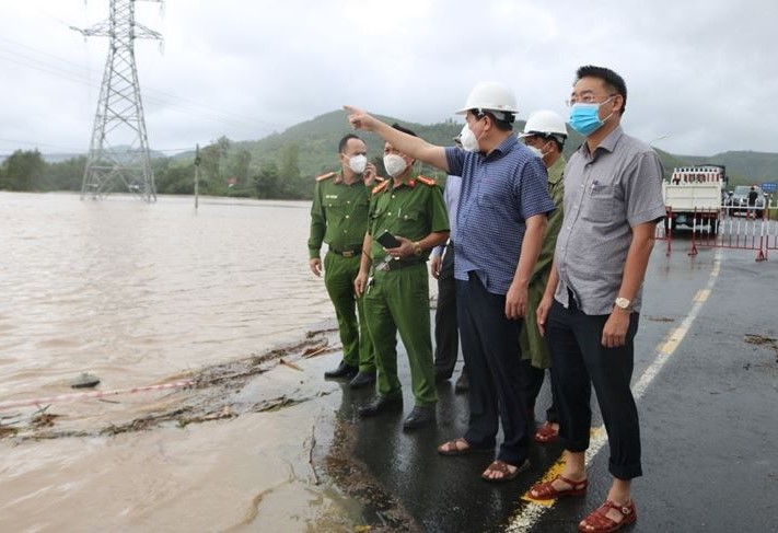Chủ động phòng chống mưa lũ và dịch bệnh COVID-19, đảm bảo tính mạng cho người dân Chủ động phòng chống mưa lũ và dịch bệnh COVID-19, đảm bảo tính mạng cho người dân