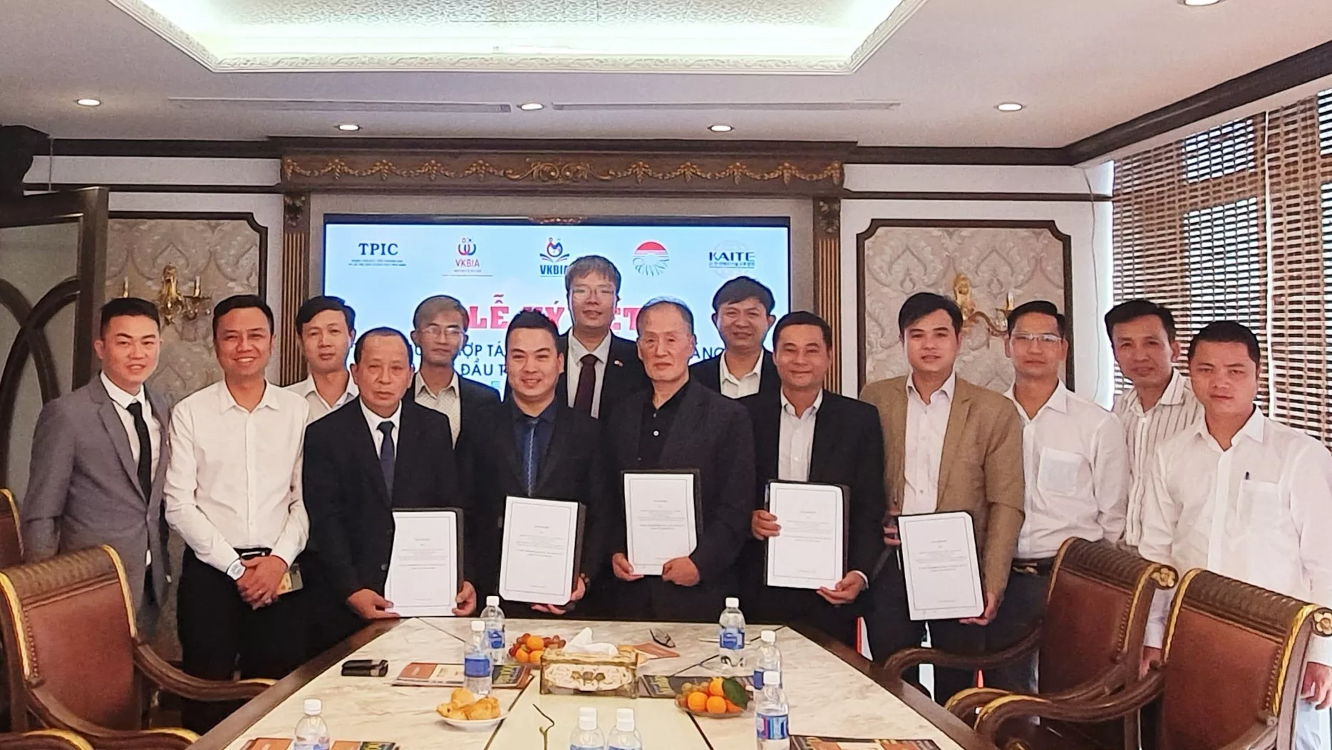 vietnam rok foster cooperation on trade investment and technology transfer