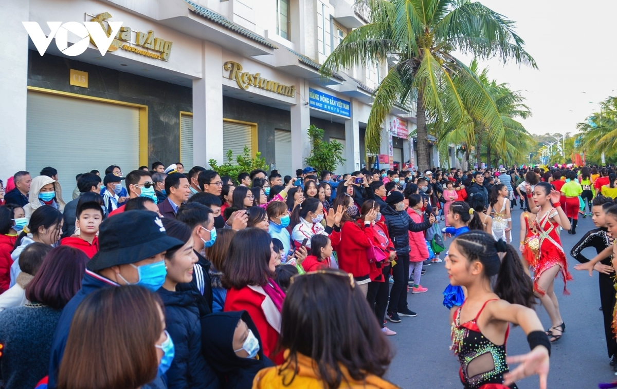 Winter carnival excites crowds in Quang Ninh province Winter carnival excites crowds in Quang Ninh province
