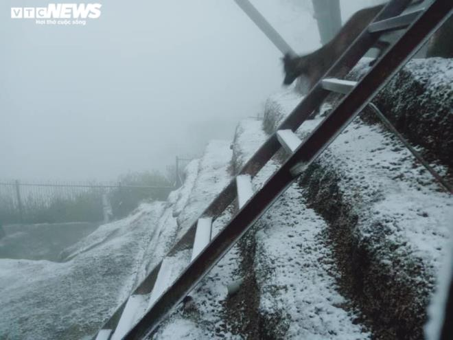 Northern Vietnam mountains engulfed in white snow 5700 18