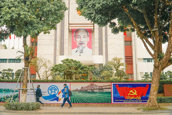 Hanoi streets brilliantly decorated to welcome 13th National Party Congress Hanoi streets brilliantly decorated to welcome 13th National Party Congress