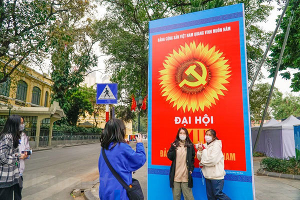 Hanoi streets brilliantly decorated to welcome 13th National Party Congress Hanoi streets brilliantly decorated to welcome 13th National Party Congress