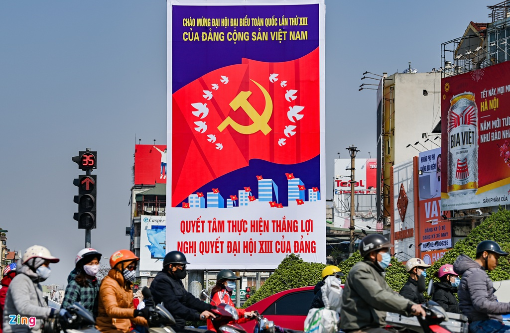 Hanoi streets radiantly adorned to welcome 13th National Party Congress Hanoi streets radiantly adorned to welcome 13th National Party Congress
