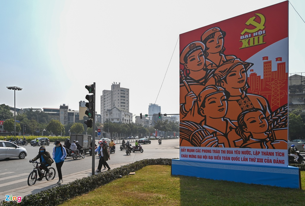 Hanoi streets radiantly adorned to welcome 13th National Party Congress Hanoi streets radiantly adorned to welcome 13th National Party Congress