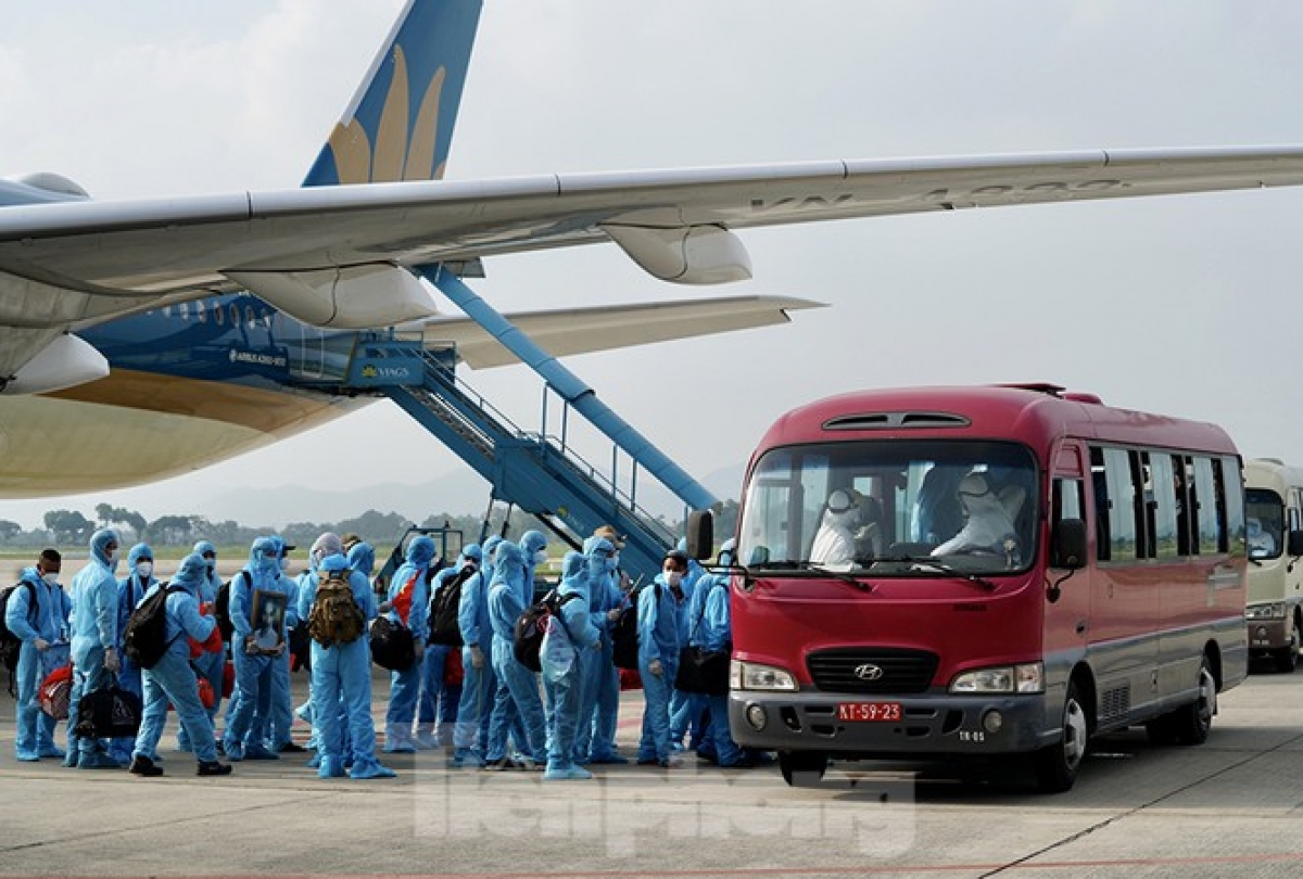 vietnam asks expats not to return home for tet over new covid 19 variants