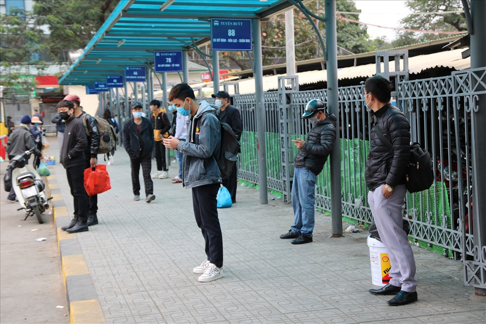 Photos: Hanoians comply with wearing masks after new Covid-19 cases detected Photos: Hanoians comply with wearing masks after new Covid-19 cases detected