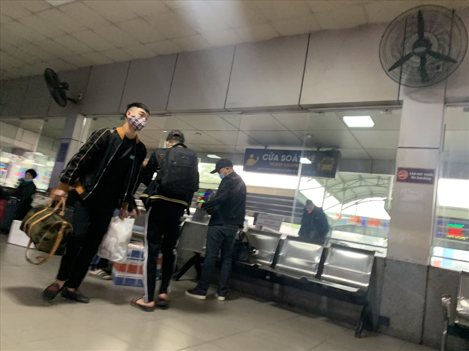 Photos: Hanoians comply with wearing masks after new Covid-19 cases detected Photos: Hanoians comply with wearing masks after new Covid-19 cases detected
