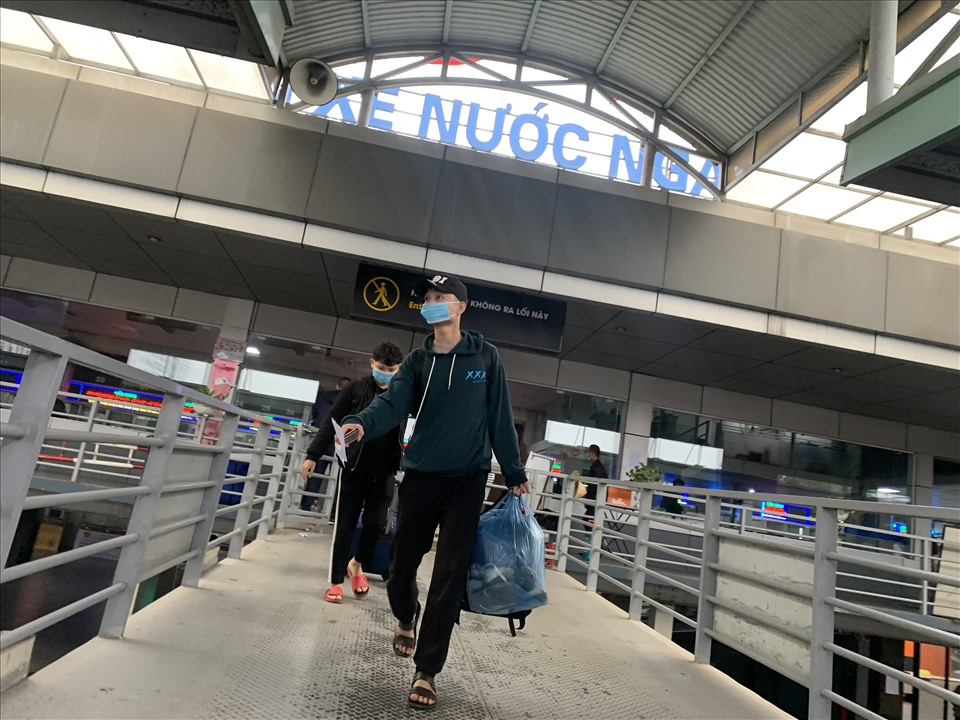 Photos: Hanoians comply with wearing masks after new Covid-19 cases detected Photos: Hanoians comply with wearing masks after new Covid-19 cases detected
