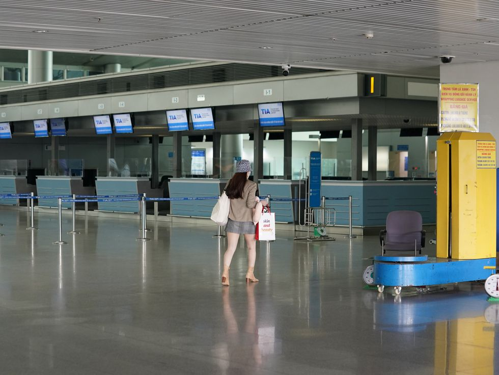 Tan Son Nhat airport’s international terminal unprecedentedly deserted due to Covid-19 Tan Son Nhat int'l airport unprecedentedly deserted due to Covid-19