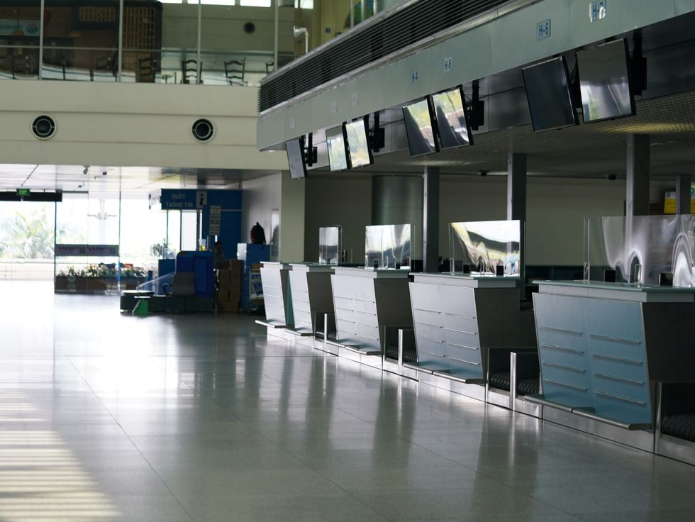 Tan Son Nhat airport’s international terminal unprecedentedly deserted due to Covid-19 Tan Son Nhat int'l airport unprecedentedly deserted due to Covid-19