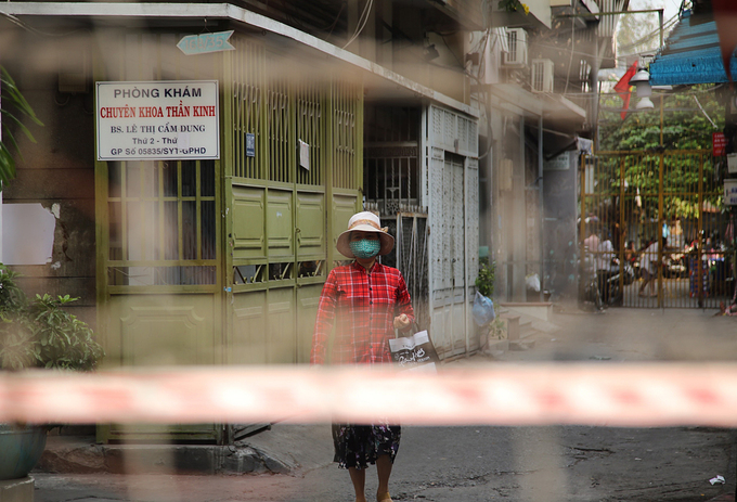 Apartment building in Hanoi placed under lockdown after Covid-19 case detected 0358 5