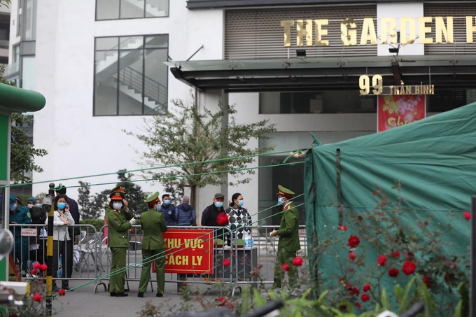 Apartment building in Hanoi placed under lockdown after Covid-19 case detected 0400 6