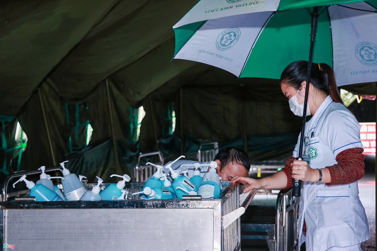 Covid-19 field hospital established in only four hours in Hanoi Covid-19 field hospital established in only four hours in Hanoi