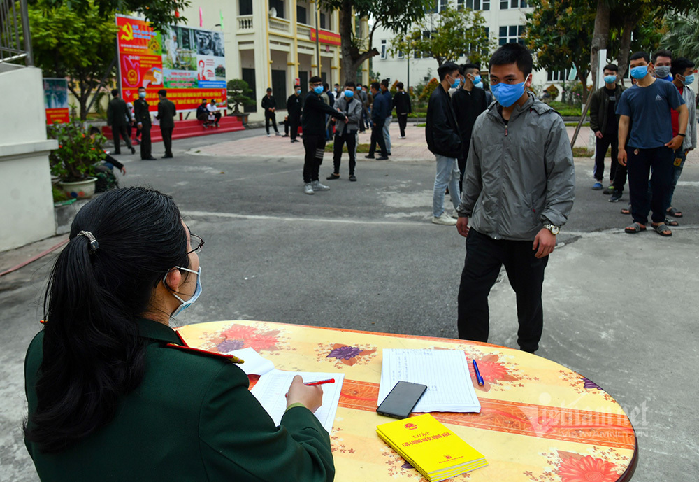 Photos: Thousands of enlistees in Hanoi tested for Covid-19 Photos: Thousands of military enlistees in Hanoi tested for Covid-19