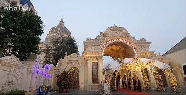 photos get lost in southeast asias largest palace of vietnamese tycoon