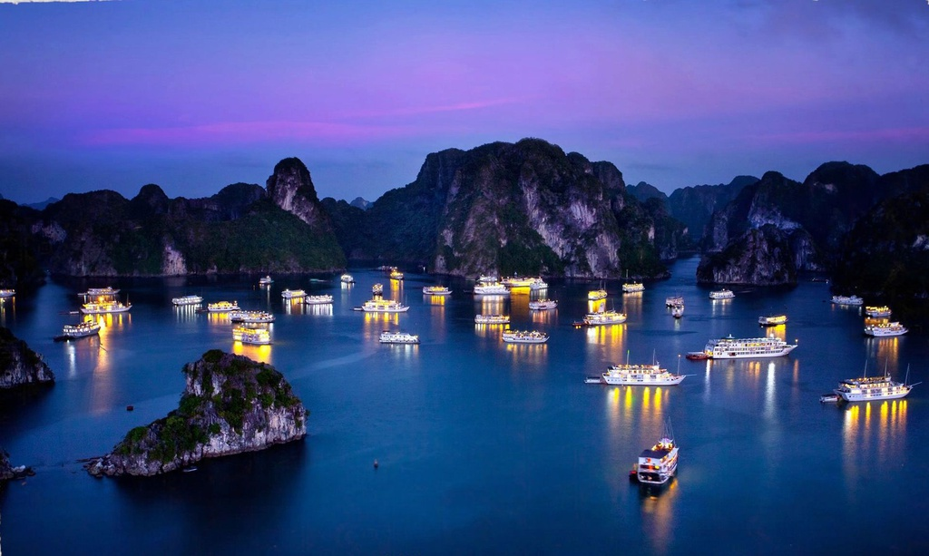 “Must-try” travel experiences on Ha Long Bay “Must-try” travel experiences on Ha Long Bay