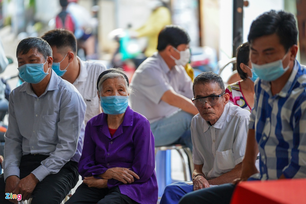 HCMC speeds up issuing chip-based ID cards for citizens HCMC accelerates issuing chip-based ID cards for citizens