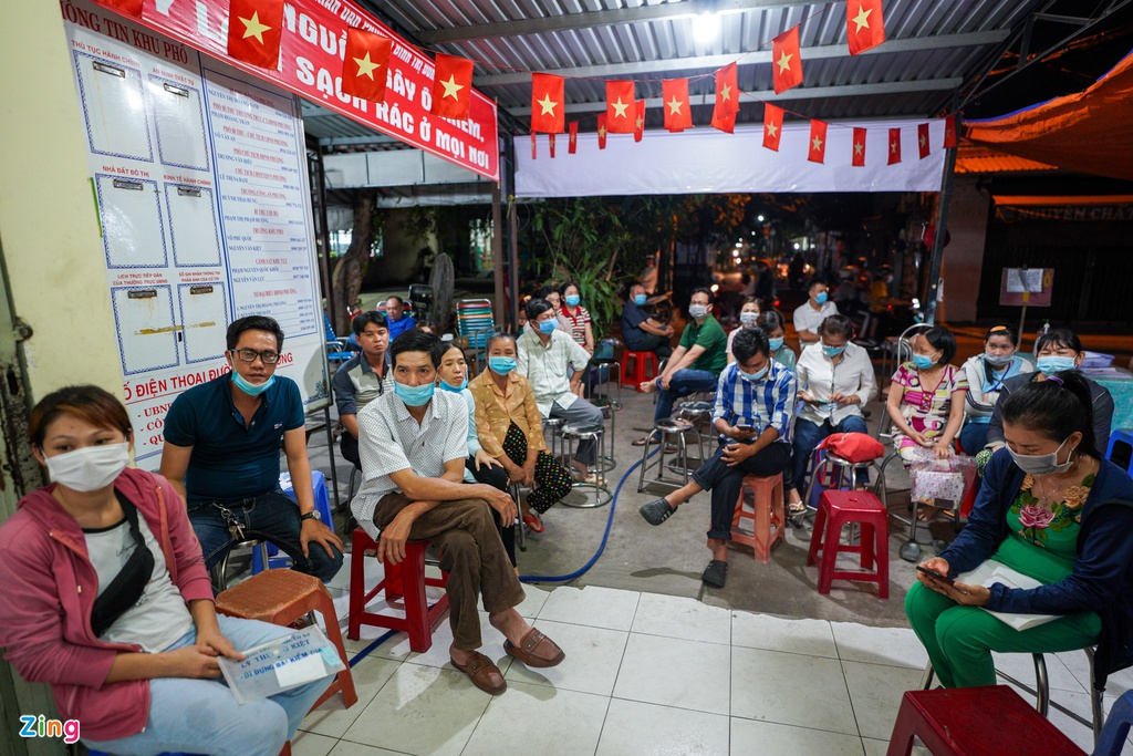 HCMC speeds up issuing chip-based ID cards for citizens HCMC accelerates issuing chip-based ID cards for citizens