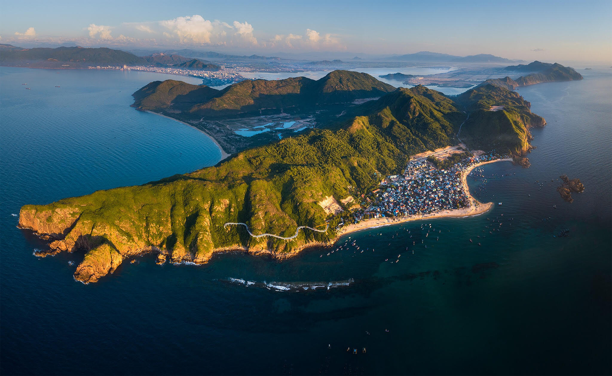 american newspaper names central vietnam among top 7 safe destinations post pandemic