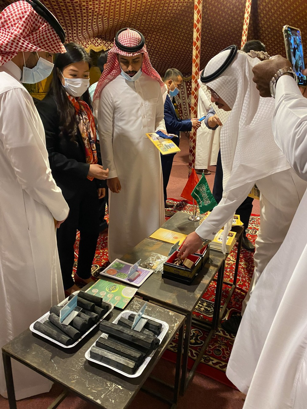 Vietnamese Ambassador to Saudi Arabia visits, works, promotes trade and investment in Qassim province Vietnamese Ambassador to Saudi Arabia visits, works, promotes trade and investment in Qassim province