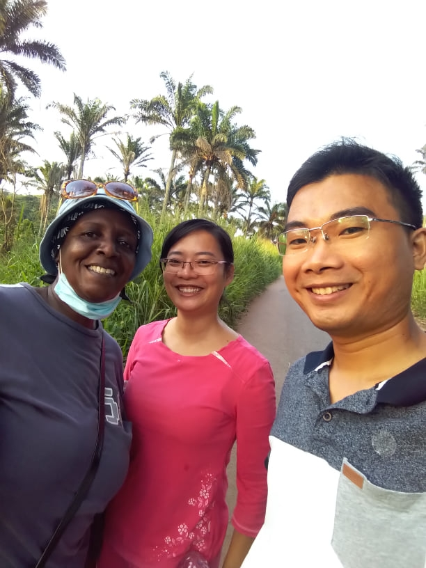 Vietnamese doctor couple treats, teaches Vietnamese, guides farming in Angola Vietnamese doctor couple treats, teaches Vietnamese, guides farming in Angola